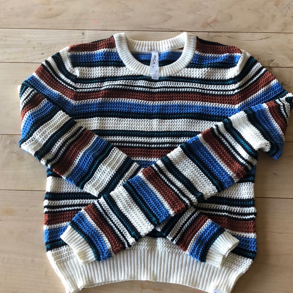 Mid drift RVCA sweater